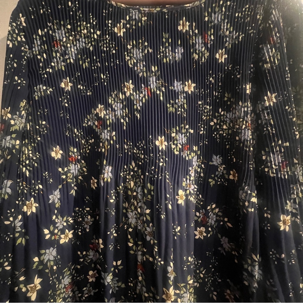 Max Studio Dark Blue Floral Blouse - Large - NWOT - Picture 5 of 8